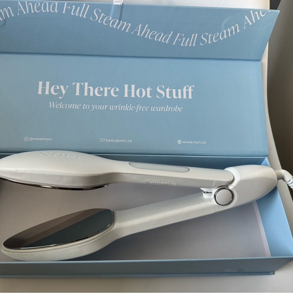 NORI White Fabric Steamer